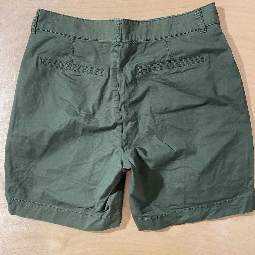 Old Navy Olive High Rise Shorts 8 (OQ)